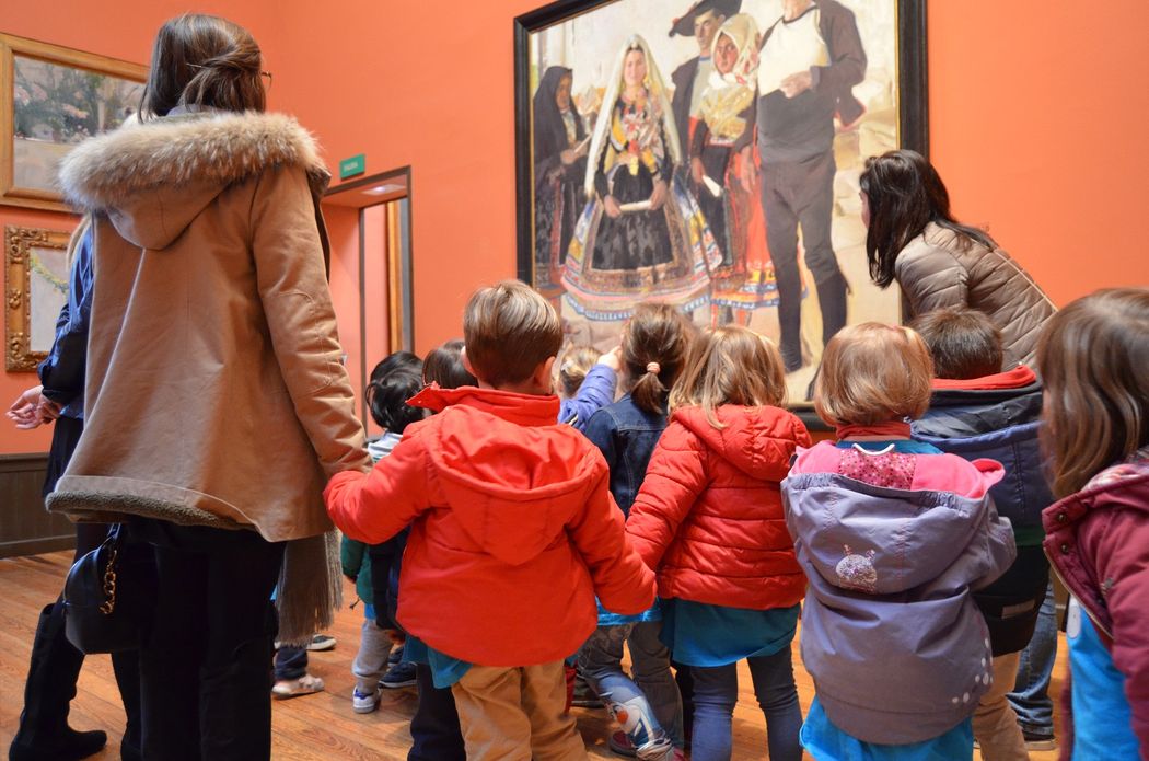 Children visiting the Museo Sorolla